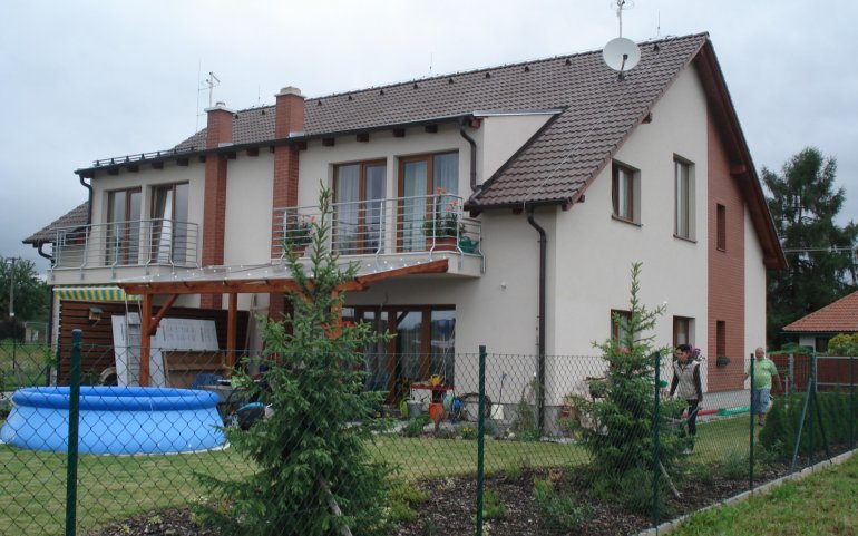 Fasáda rodinného domu v Plzni Radobyčicích