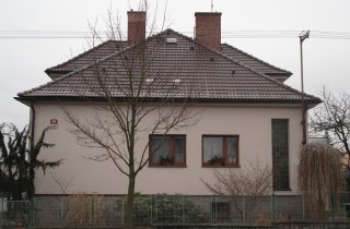 Střecha rodinného domu - boční pohled