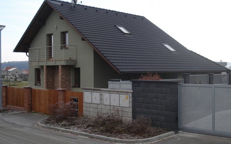 Střecha rodinného domu-Černice