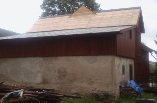 Rekonstrukce střechy - plechová krytina