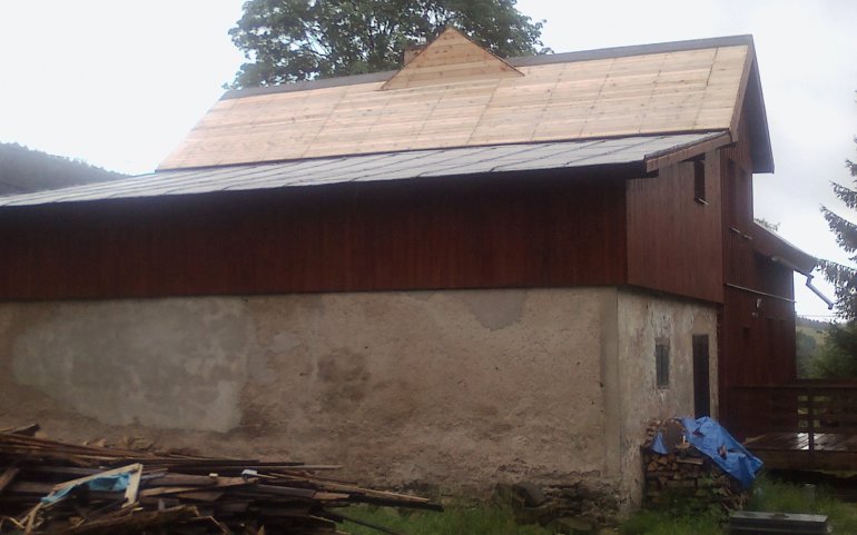 Rekonstrukce střechy - plechová krytina