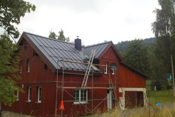 Plechová střecha Stříbrná - falcovaná hliníková krytina
